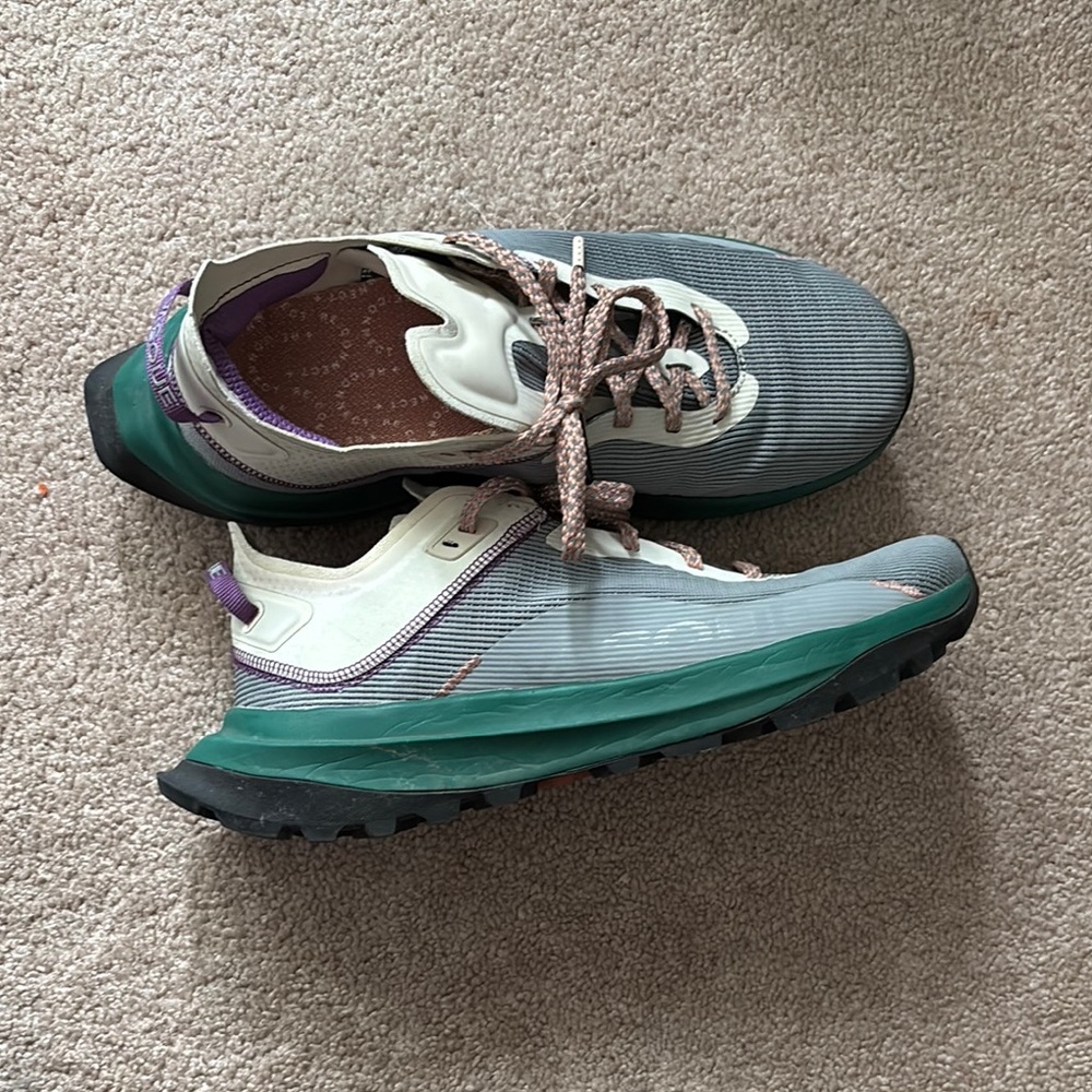 Vasque outdoor shoe, 8.5